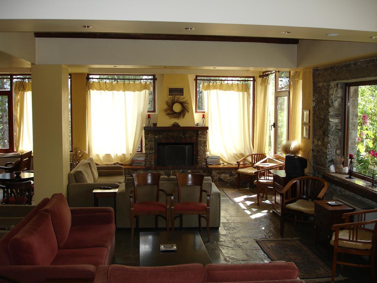 Valia Calda Hotel Perivoli  Extérieur photo